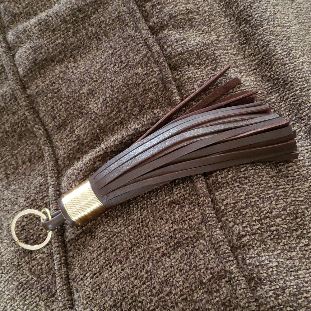 Beautiful Brown Tassel! Gold hardware.